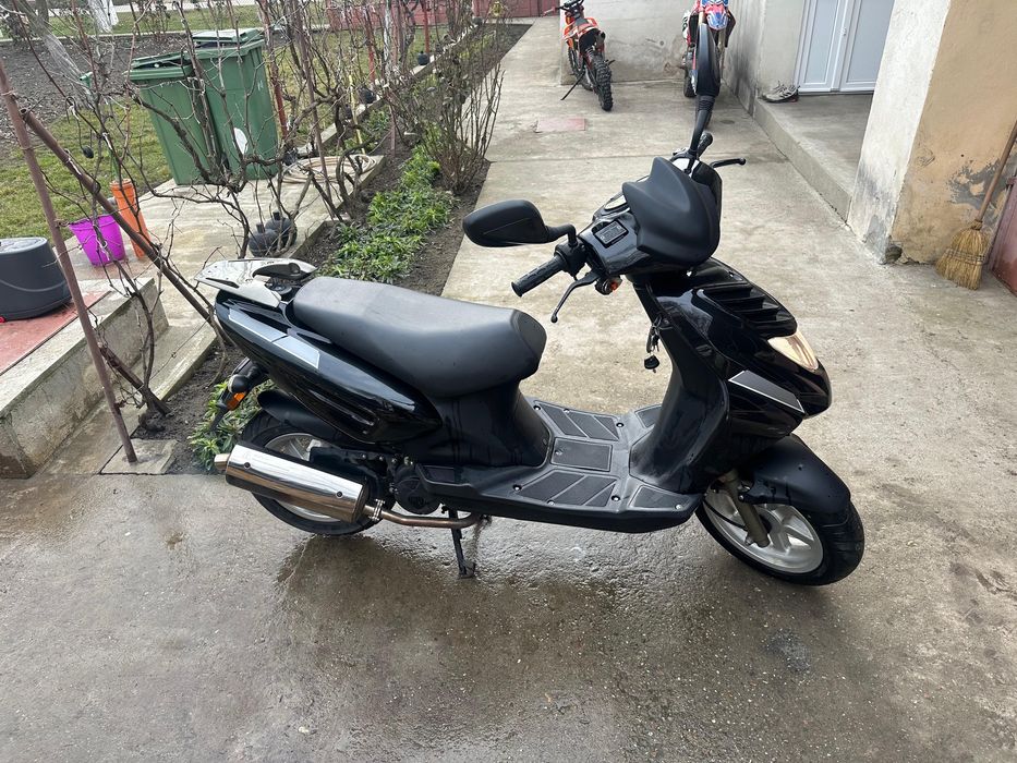 Vand Scuter CPI 49cc detin acte !!