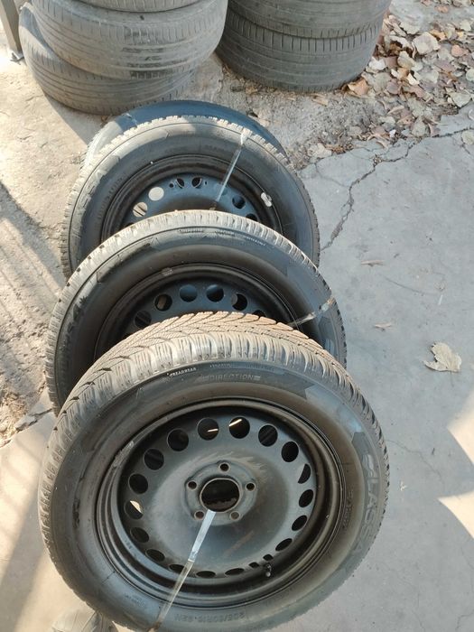 Комплект гуми с джанти Lassa 205/60 R16 – Отлично състояние!