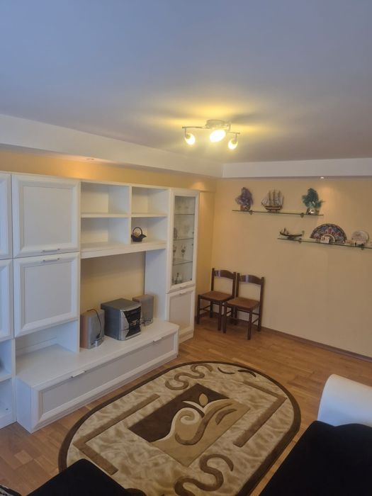 Vand apartament doua camere