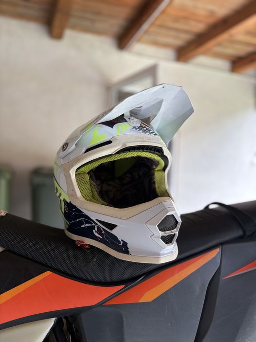 Casca enduro shot