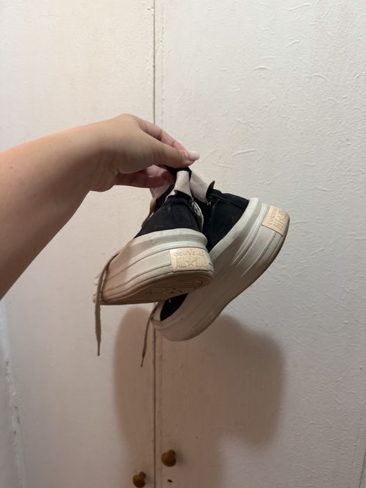 converse unisex.