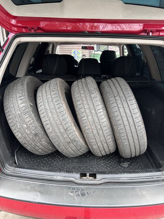 Продам комплект шин с дисками R15