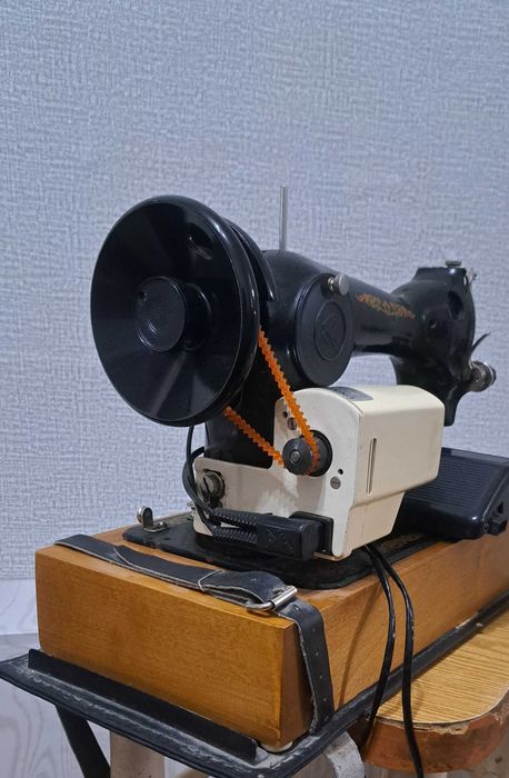 Продаётся швейная машинка б/у