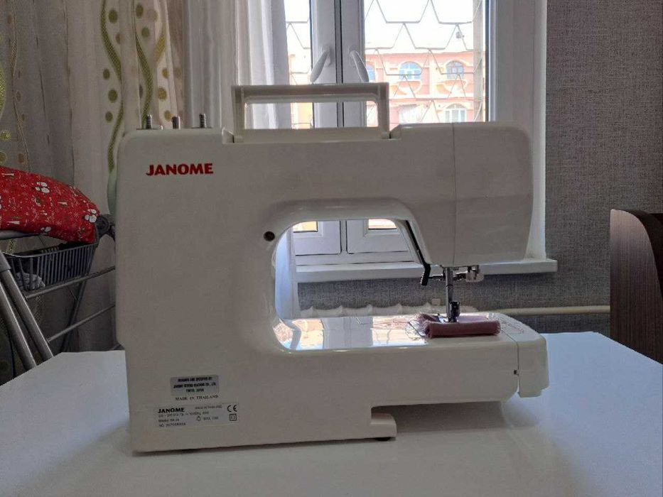 Тикув машинаси сотилмоқда Продается швейная машинка
