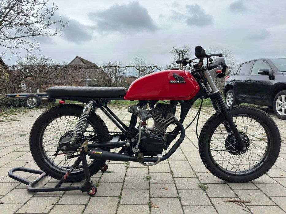 Motocicleta Honda CG 125 Custom Unicat / Cafe racer / Brat Style