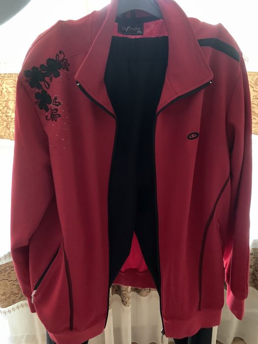 Женский костюм