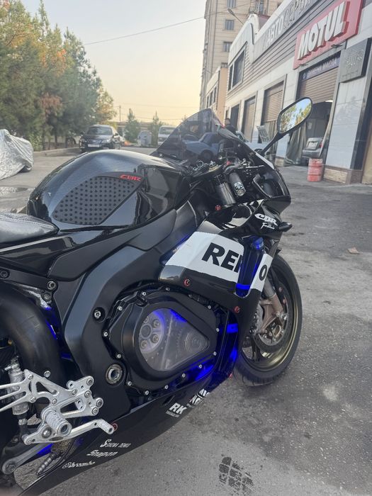 Срочно Продаётся хонда сбр 1000рр в отличном состоянии