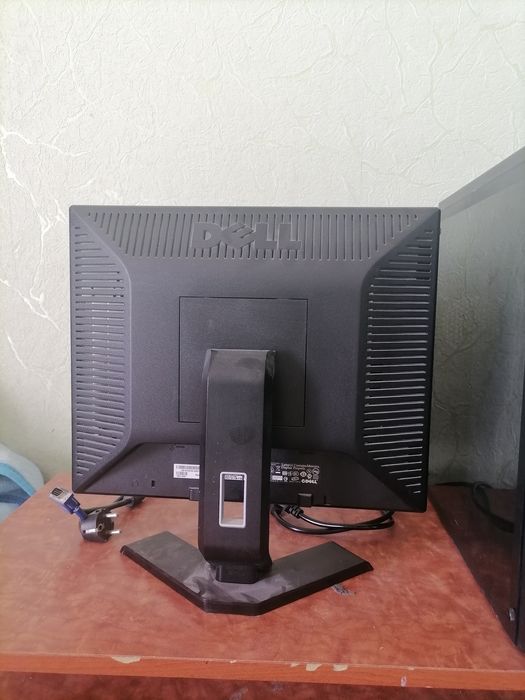 Монитор Dell 17" (E177FPb) + кабели в комплекте