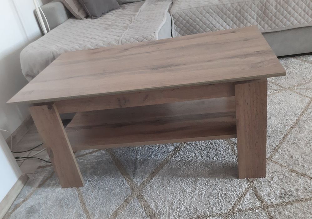 Продам стол журнальный