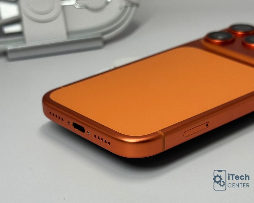 iPhone 17 Pro, 256GB, Cosmic Orange, 100% батерия, ОТЛИЧЕН, 2г. ГАРАНЦИЯ!