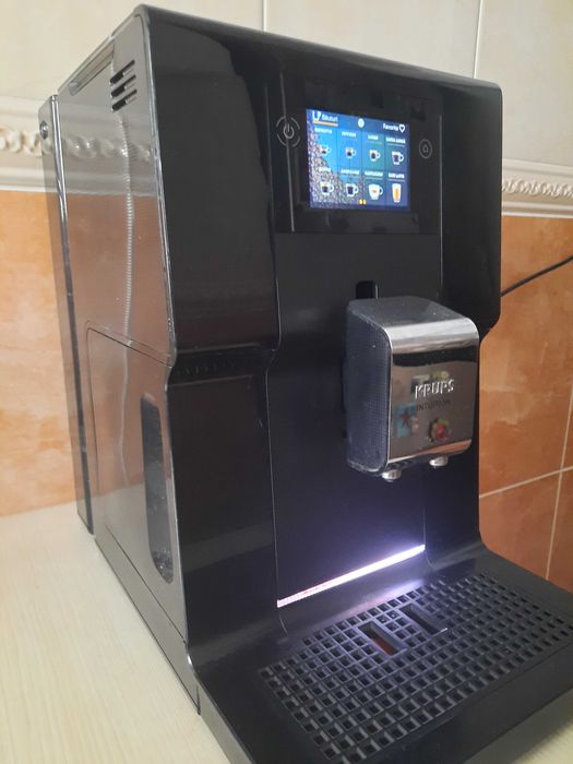 Vând Espressor automat de cafea KRUPS