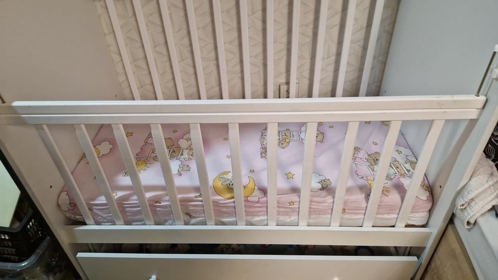 Кроватка с матрасом