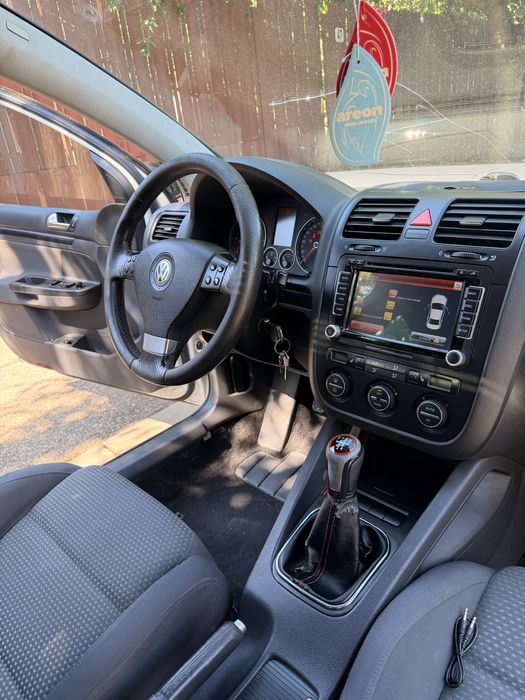 Golf 5 1.9 TDI 2009 | DPF | Trapa | Ambiental | Stelute in plafon | Navigatie | Sistem audio