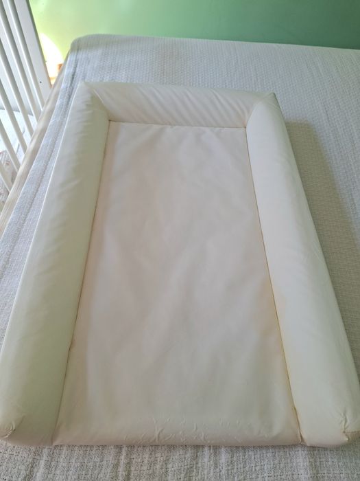 Повивалник Ikea VÄDRA + протектор + подарък 5 бр.пелени
постелка за повиване