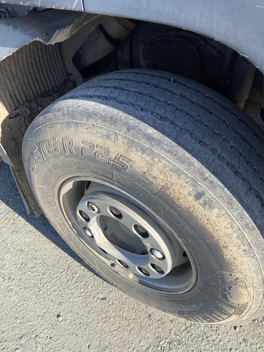 Vand Camion volvo  20 t/ basculabil/ bena cereale