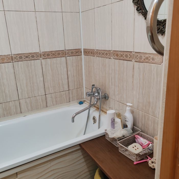 Сдам 2 х кв. 8 м-н девушкам или семейным