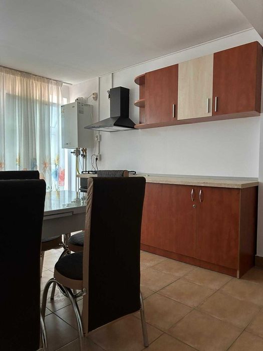 Inchiriez apartament cu doua camere complet mobilat si utilat.