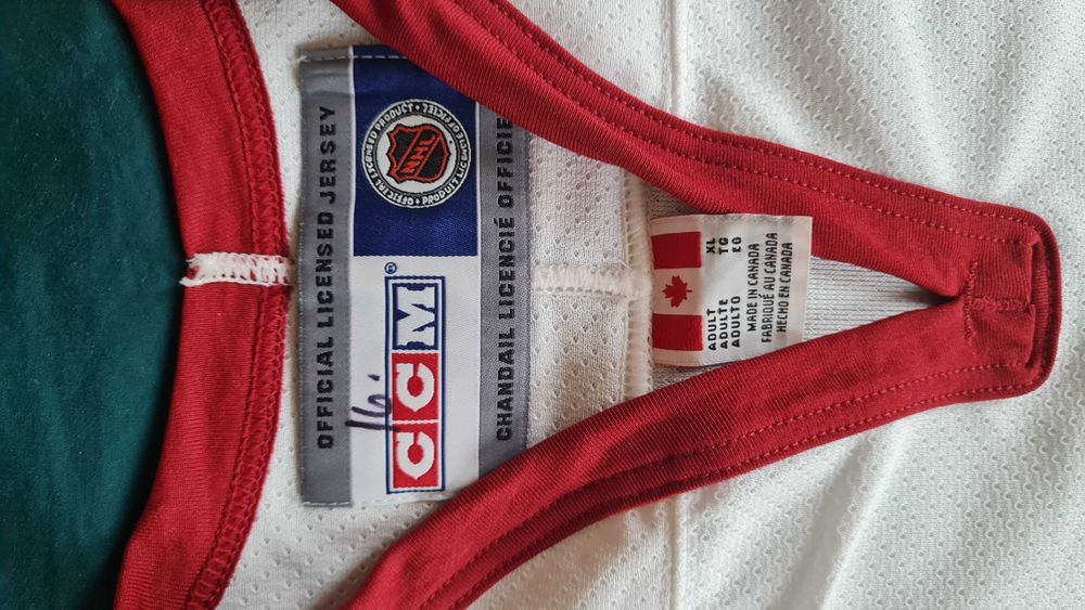 2 Tricouri hochei originale