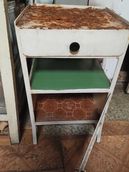 Стар винтидж шкаф