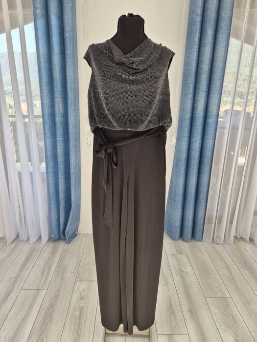 Ефектен дамски гащеризон в сребърен цвят