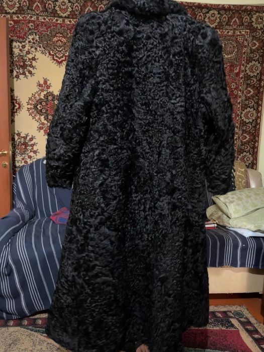 Шуба каракулевая