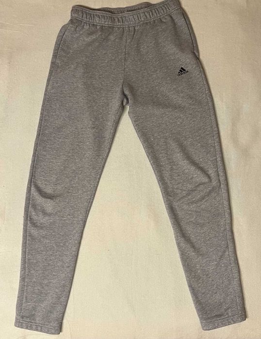 Детски спортен комплект Adidas, размер 13-14 г.