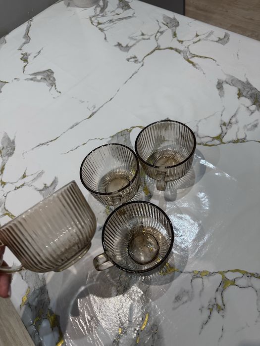 Продам тарелки и бокалы