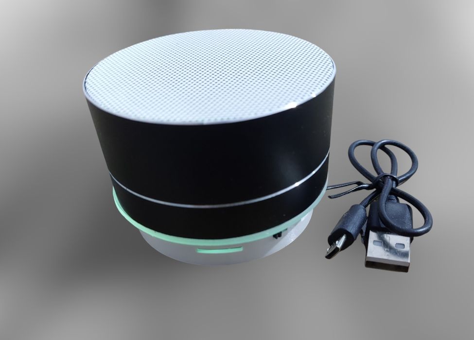 Блутуут тонколонка малка и преносима с подсведка