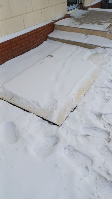 Продам железную дверь