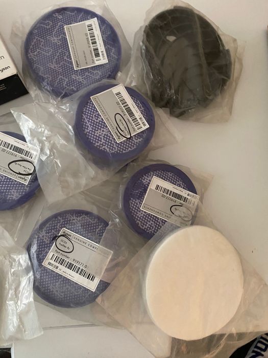 Rezervoare noi si sh containere filtre  aspiratoare dyson cu fir