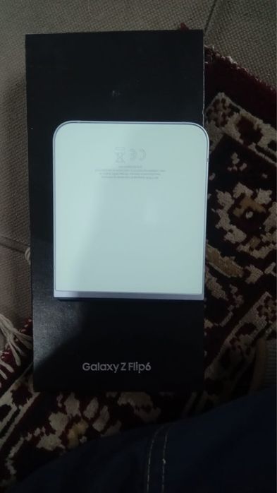 Samsung Galaxy Z Flip6