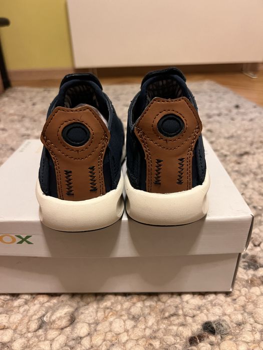 Чисто нови обувки за момче 34 номер на Geox