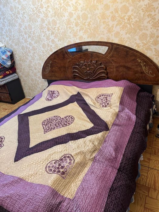 Продается спальный гарнитур
