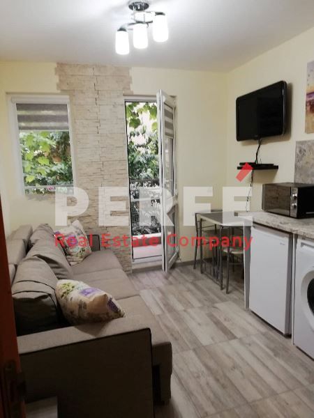 Продава се Двустаен апартамент в Поморие - 40 кв.м за 1500 €/кв.м - Снимка #2