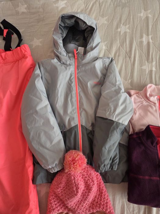 Детски комплект непромокаемо яке и гащеризон ,размер 6 г.