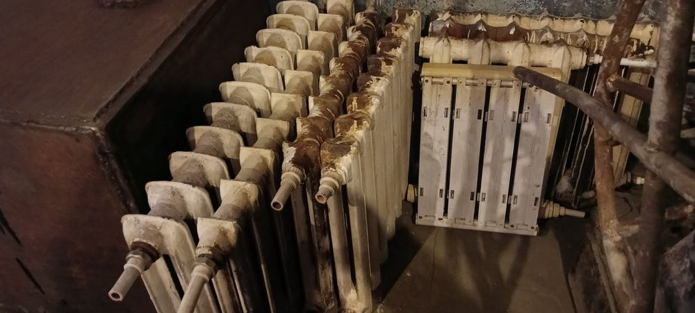 Продам чугунные радиаторы отопления