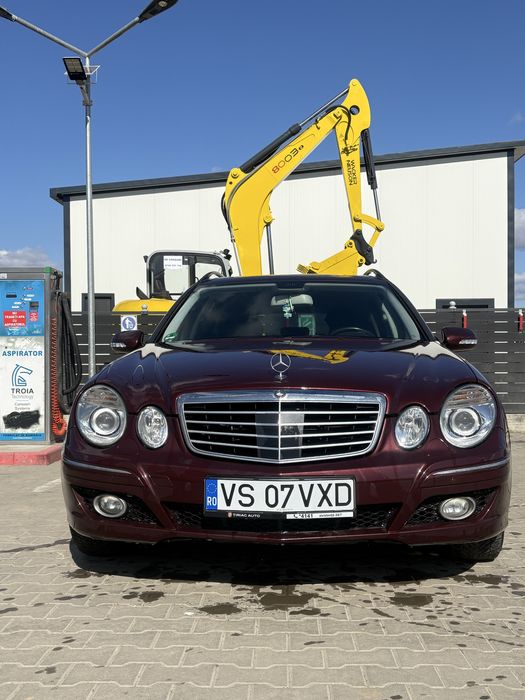 Mercedes-Benz E-Class 320 4MATIC – Pachet Elegance