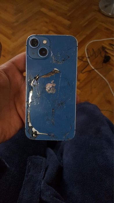 iPhone 13 256gb със забележки /няма iCloud