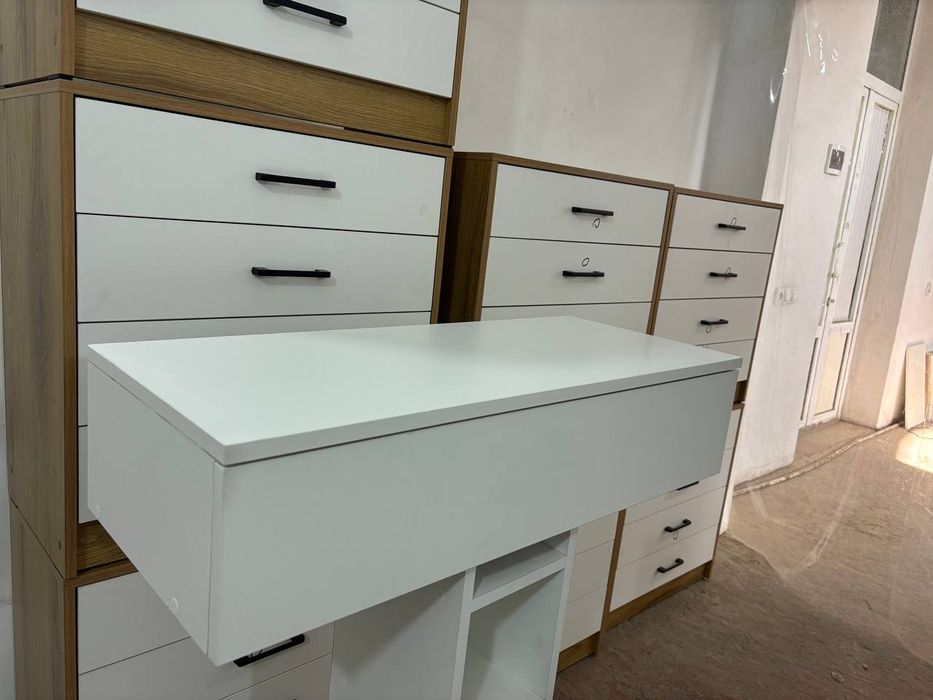 Навесная тумба ( консоль) универсальное решение для любого интерьера.