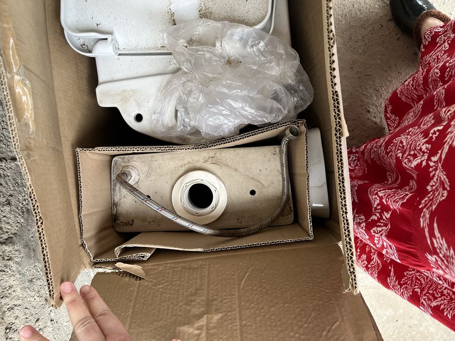 Унитаз б/у в хорошем состояний продам срочно