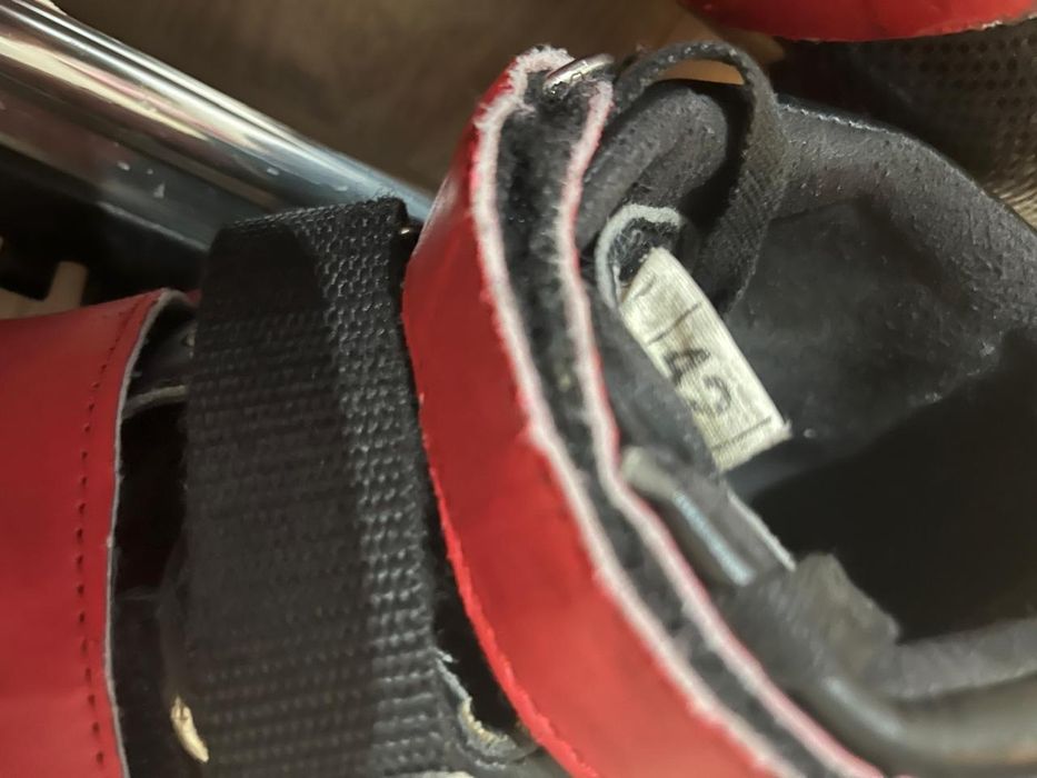 Продам конкобежные коньки(шорттрек)