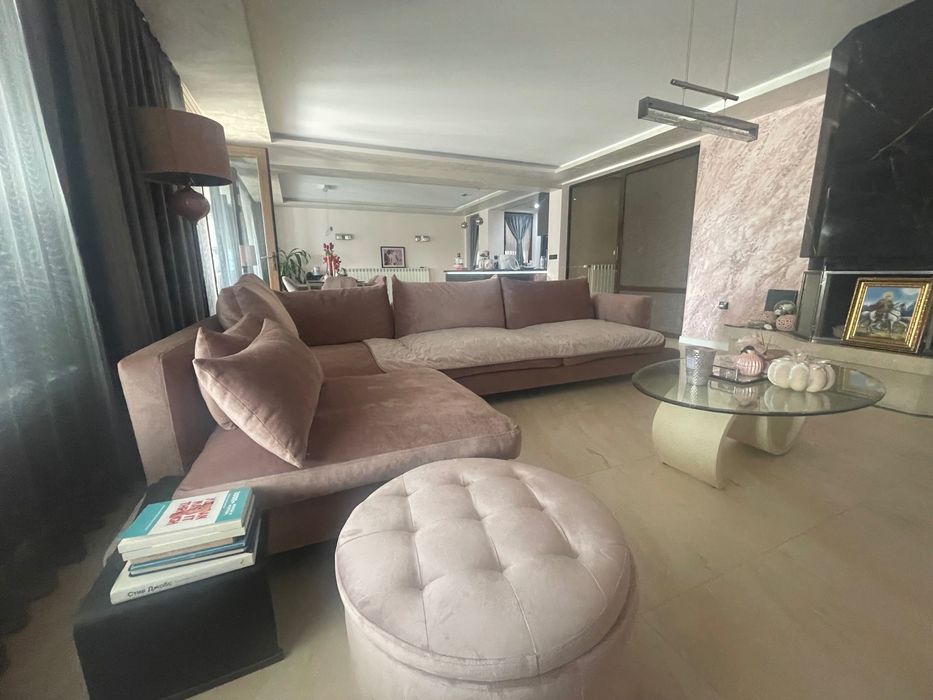 Ъглов диван с лежанка