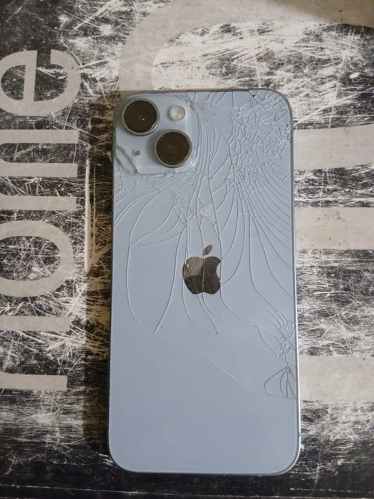 Iphone 14 baterie 100% spart spate si putin pe fata