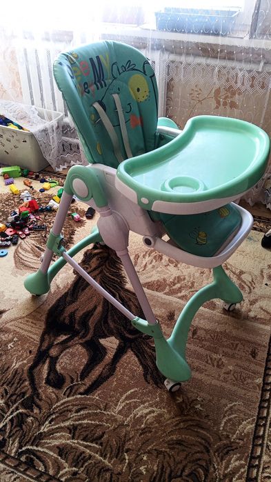 Стульчик для кормления ребенка