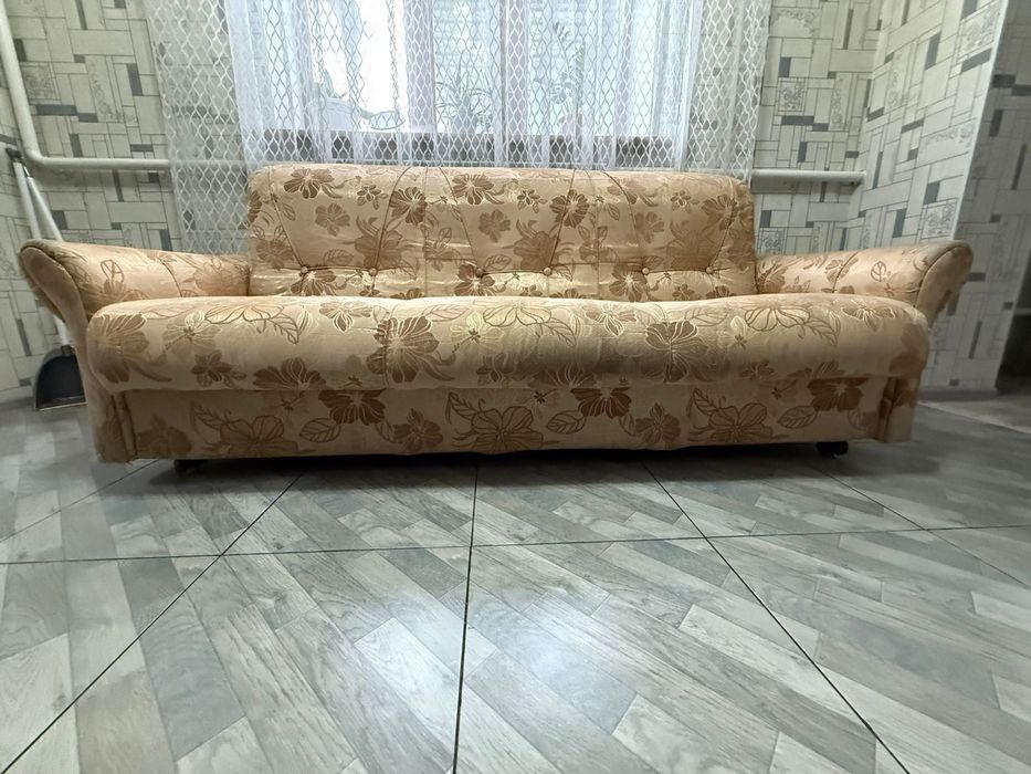 Диван и два кресла