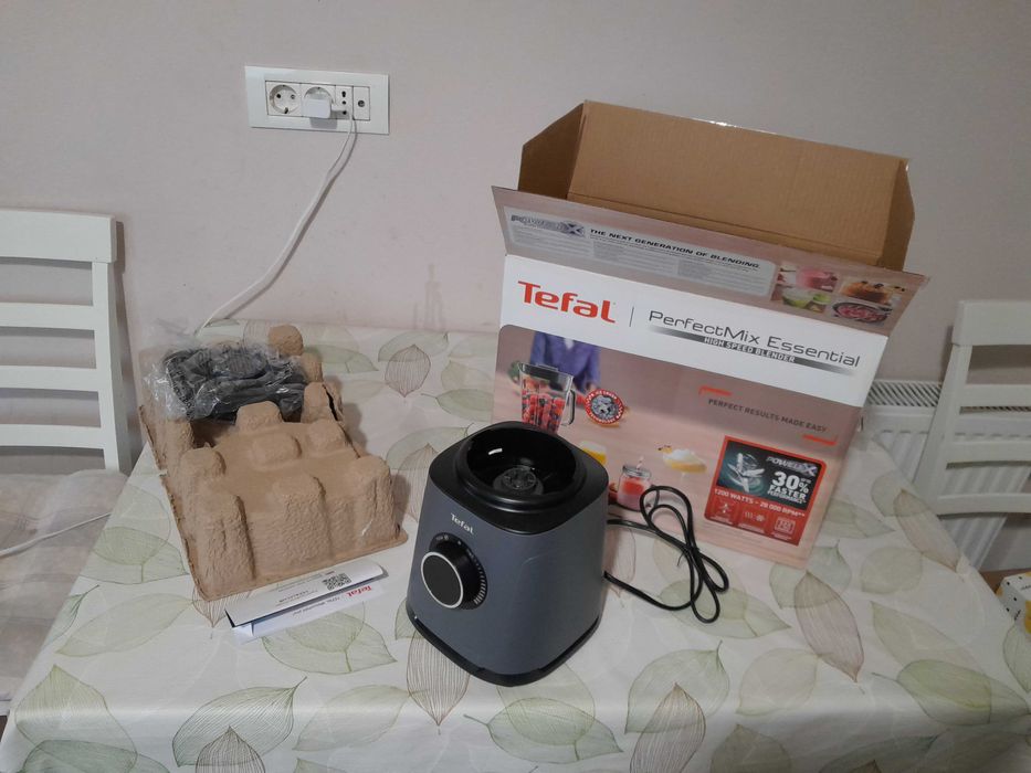 Blender nou Tefal PerfectMix Essential 2l recipient termorezistent 1200W de mare viteza