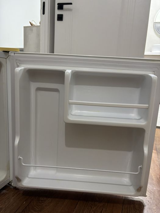 Однокамерный холодильник Midea HS-65LN