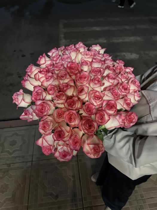 Цветы 101 розы, свежие