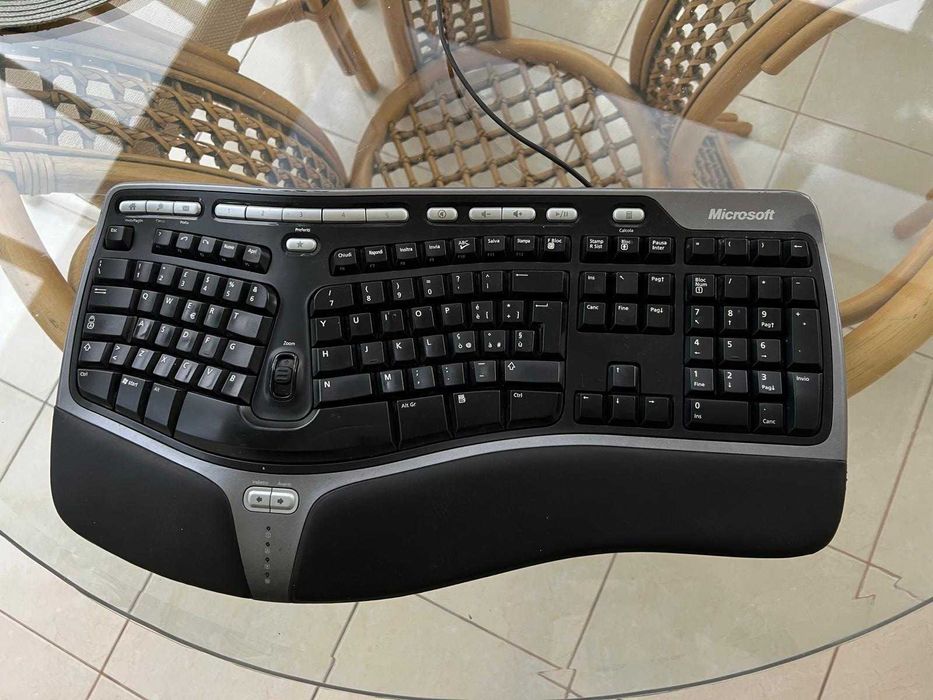 Tastatura PC ergonomica / gaming – Microsoft, Logitech, Roccat