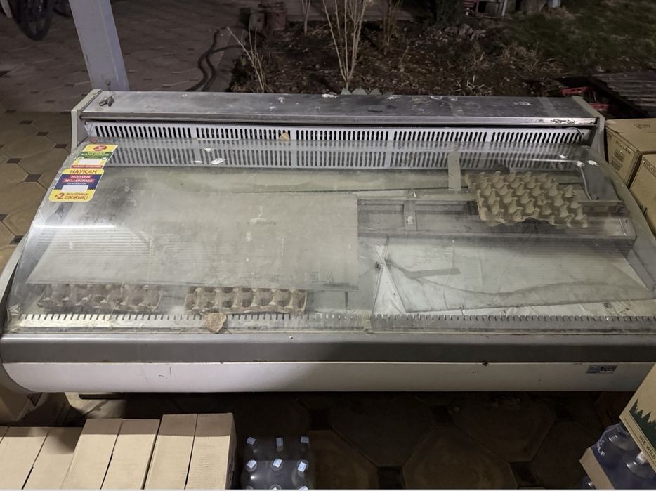 Витринный холодильник